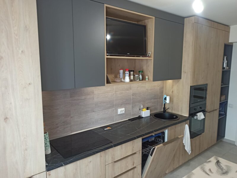 Biruintei 29, 2 cam. dec. mob. util., 65 mp (56+9), 15-20 min. metrou Leonida-Berceni.