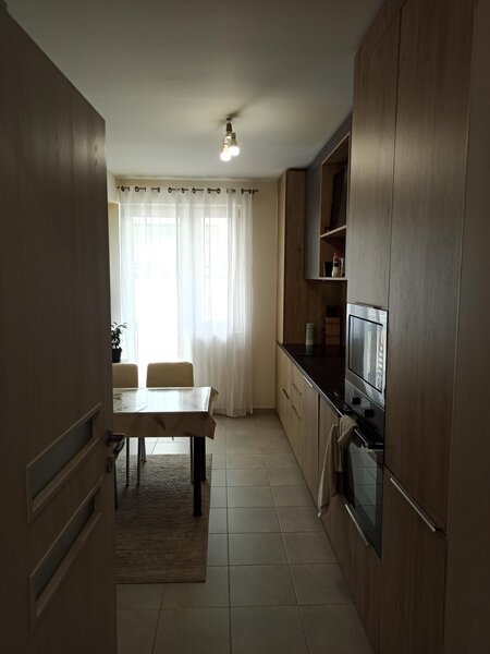 Biruintei 29, 2 cam. dec. mob. util., 65 mp (56+9), 15-20 min. metrou Leonida-Berceni.